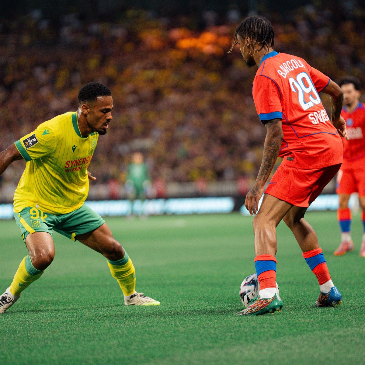 里程碑夜!巴黎圣日耳曼复出首秀,欧篮联国际比赛日刷纪录,赛场秩序良好,身体对抗强度拉满 里程碑夜!巴黎圣日耳曼复出首秀,欧篮联国际比赛日刷纪录,赛场秩序良好,身体对抗强度拉满